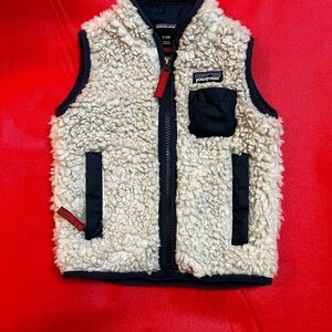 Patagonia Baby Retro-X Fleece Vest in Natural with New Navy accents 6-12 months